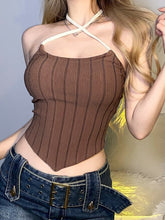 Sexy, einfarbiges Neckholder-Tanktop mit schmalem Schnitt